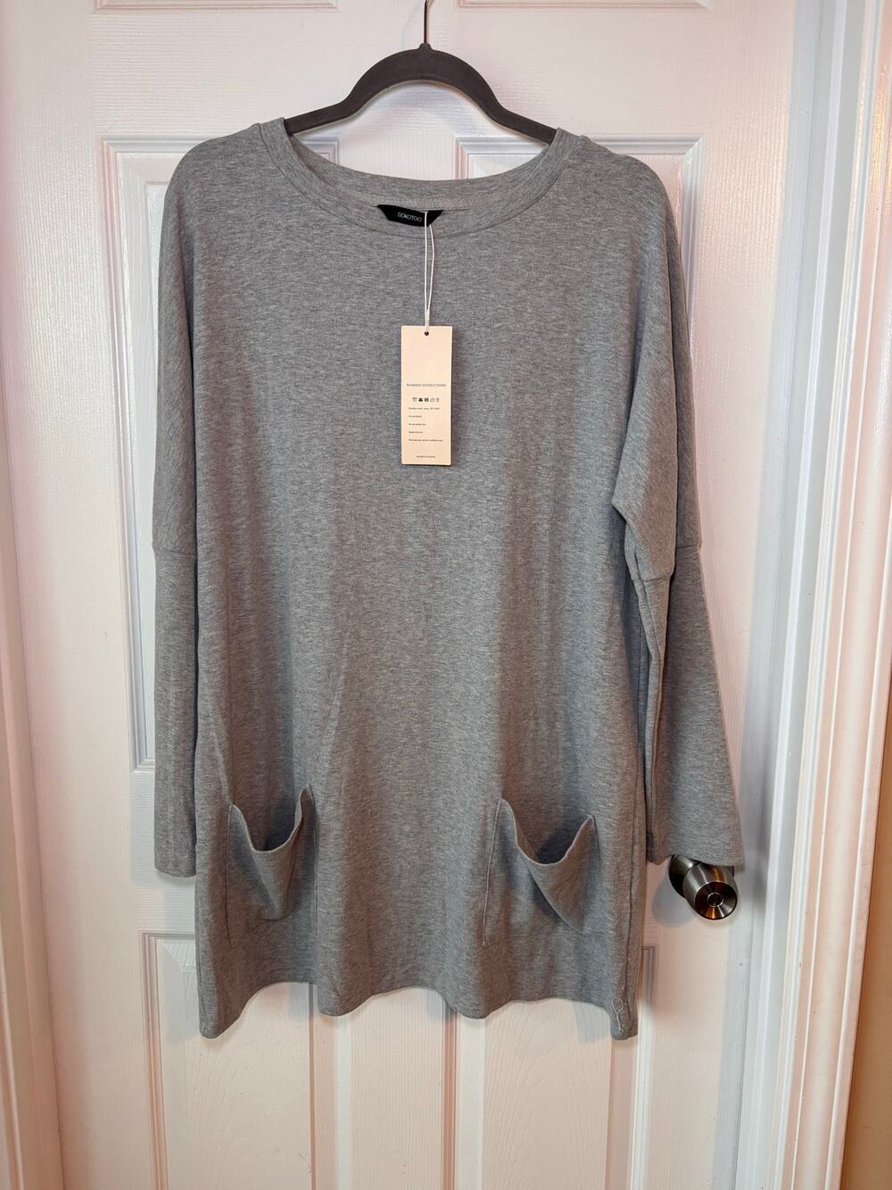 Dokotoo Gray Oversized Tunic Top Size Large NWT Long Sleeve Pockets